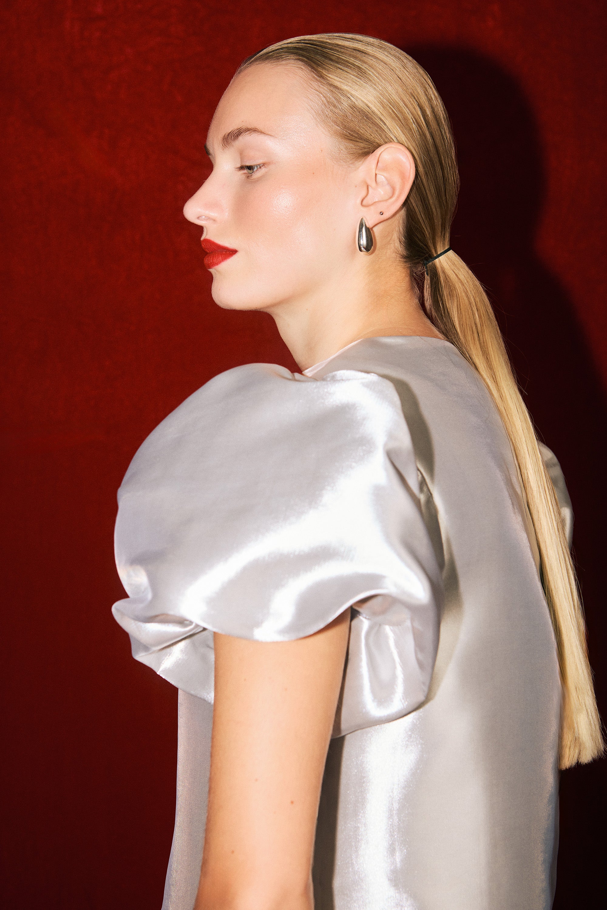 ALIGNE Short Puff Sleeve Top - Silver | Jorja