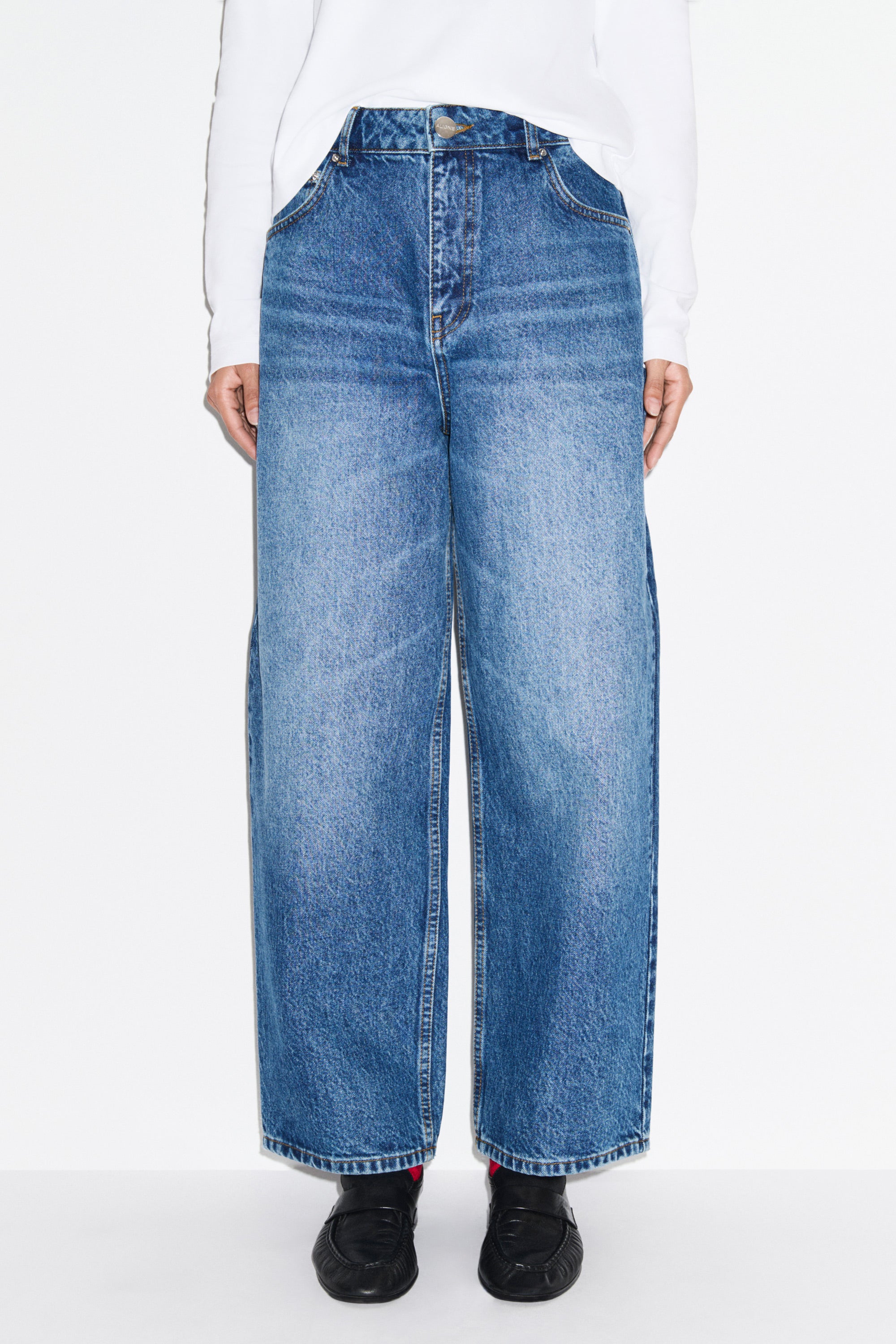 Wren Barrel Leg Jeans